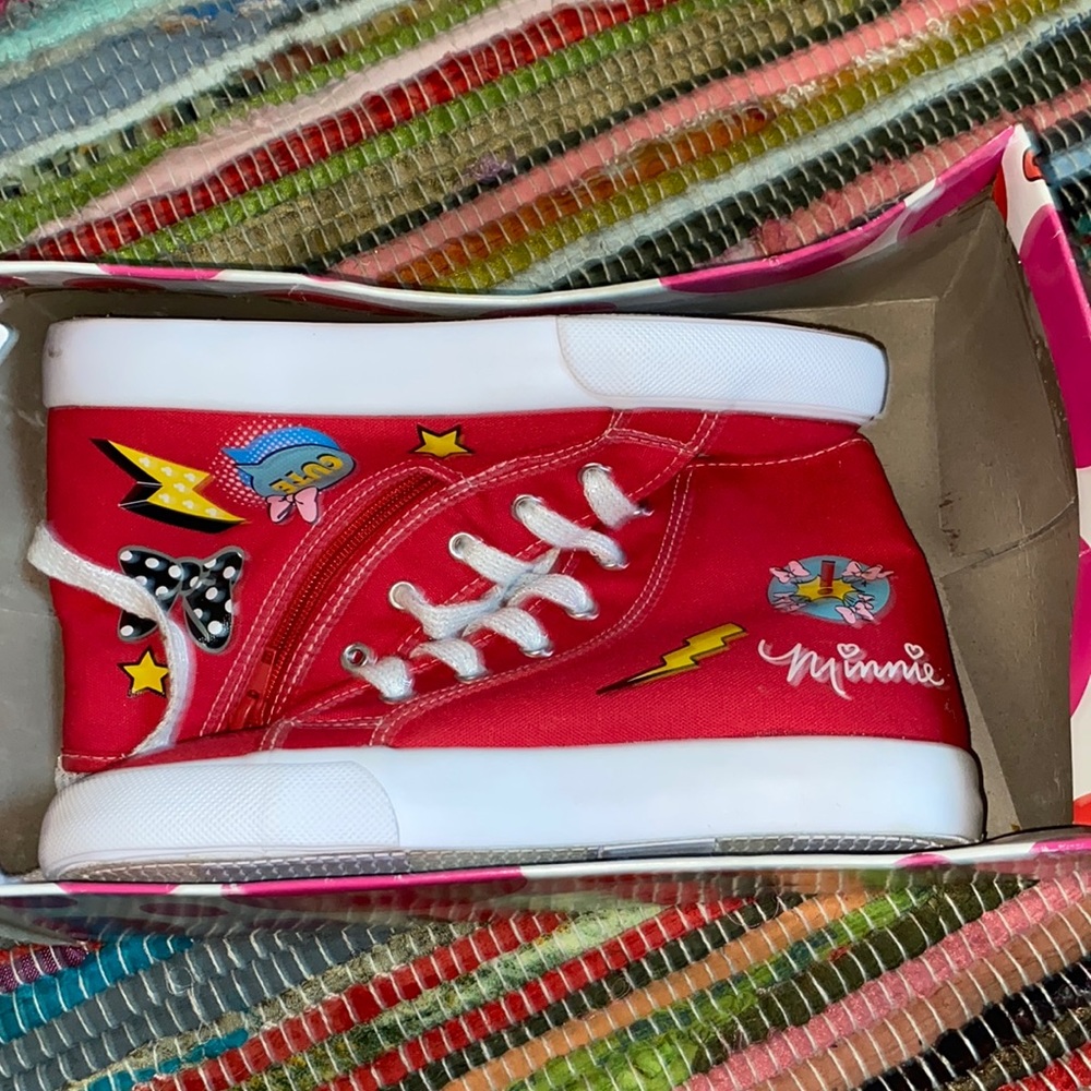 Red Minnie Mouse shoes